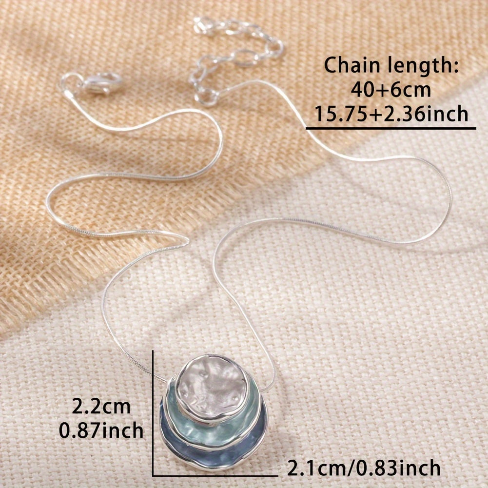 Colar com pendente elegante em esmalte azul