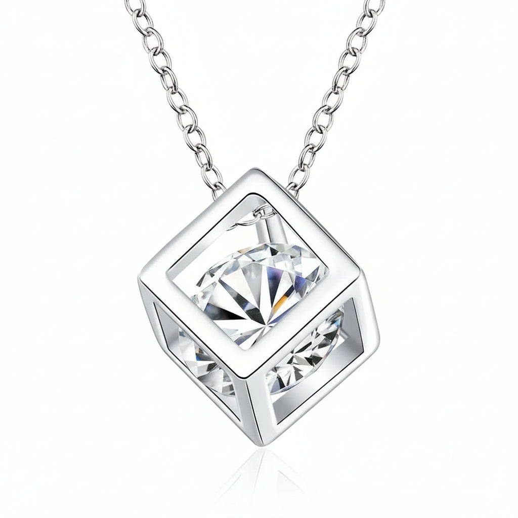 Colar Prateado com Pendente