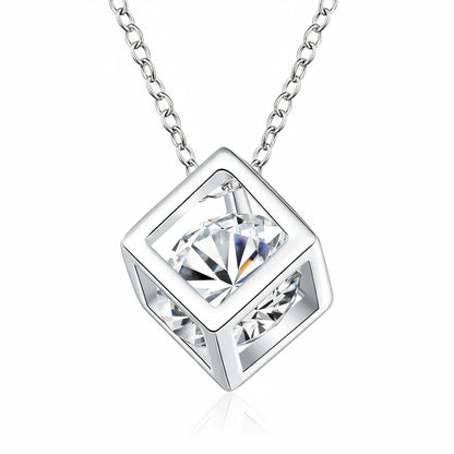 Colar Prateado com Pendente