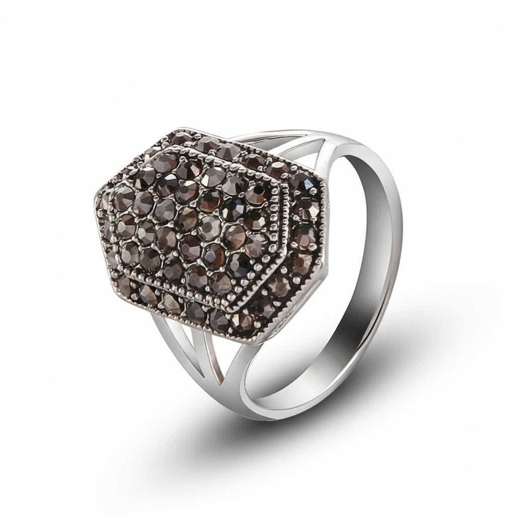 Anel vintage retro com escudo de zircónia