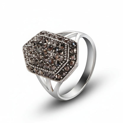 Anel vintage retro com escudo de zircónia