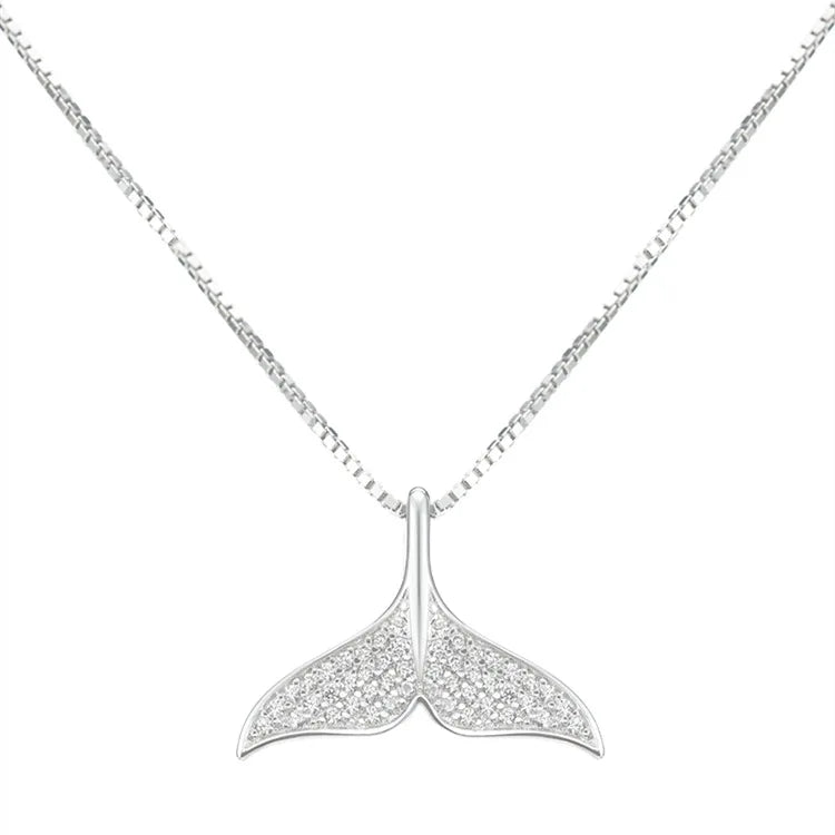 Colar com Pingente de Cauda de Baleia