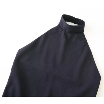 Vestido comprido com decote halter franzido e ombros à mostra