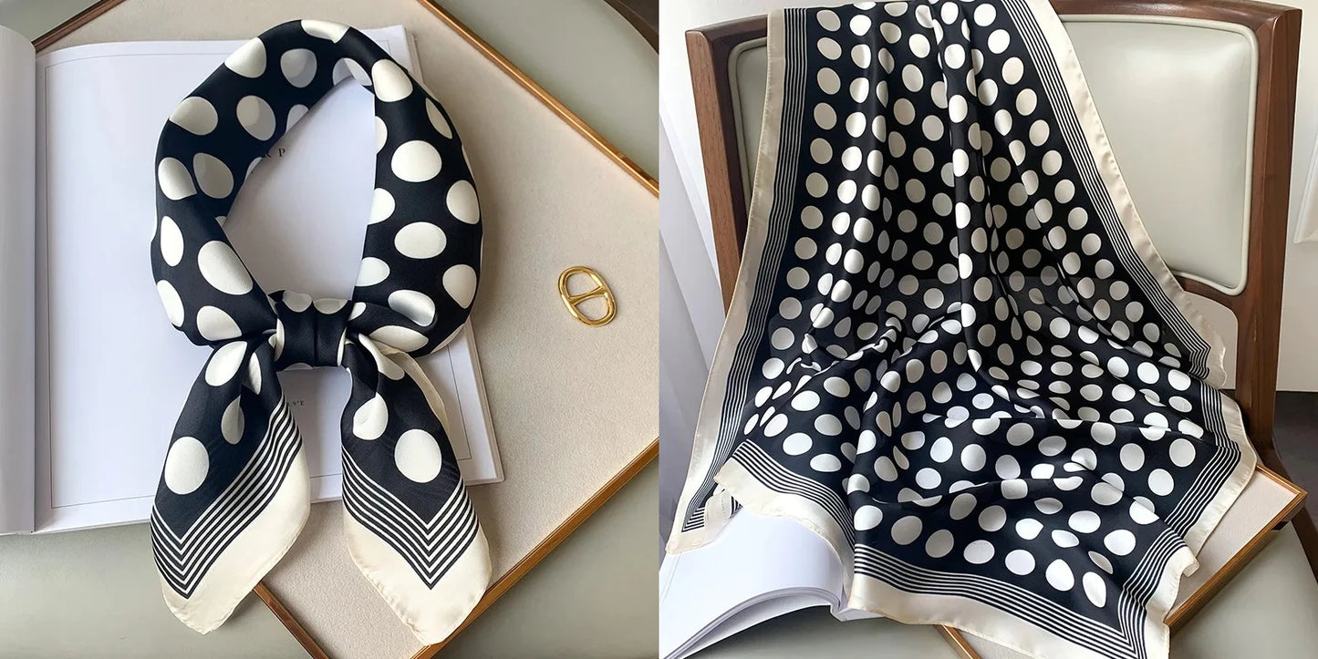 Lenço quadrado de seda com estampado floral de luxo