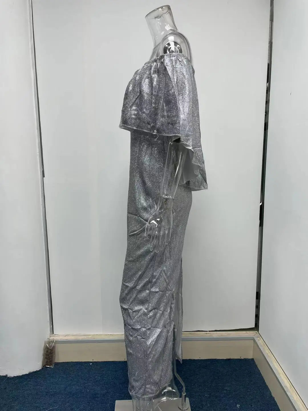 Vestido com decote de um ombro só