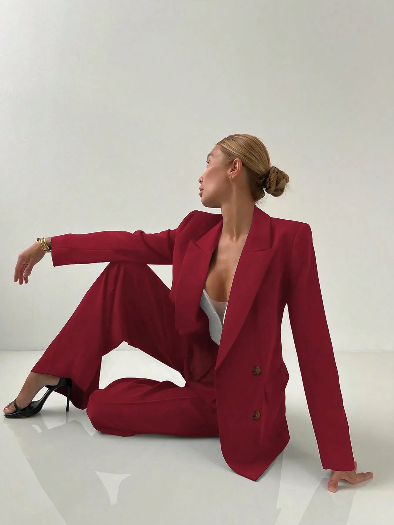 Conjunto elegante e casual de blazer e calças