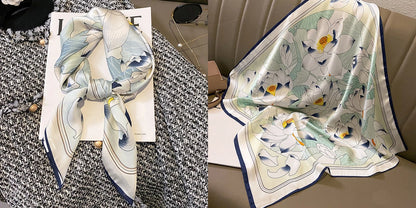 Lenço quadrado de seda com estampado floral de luxo