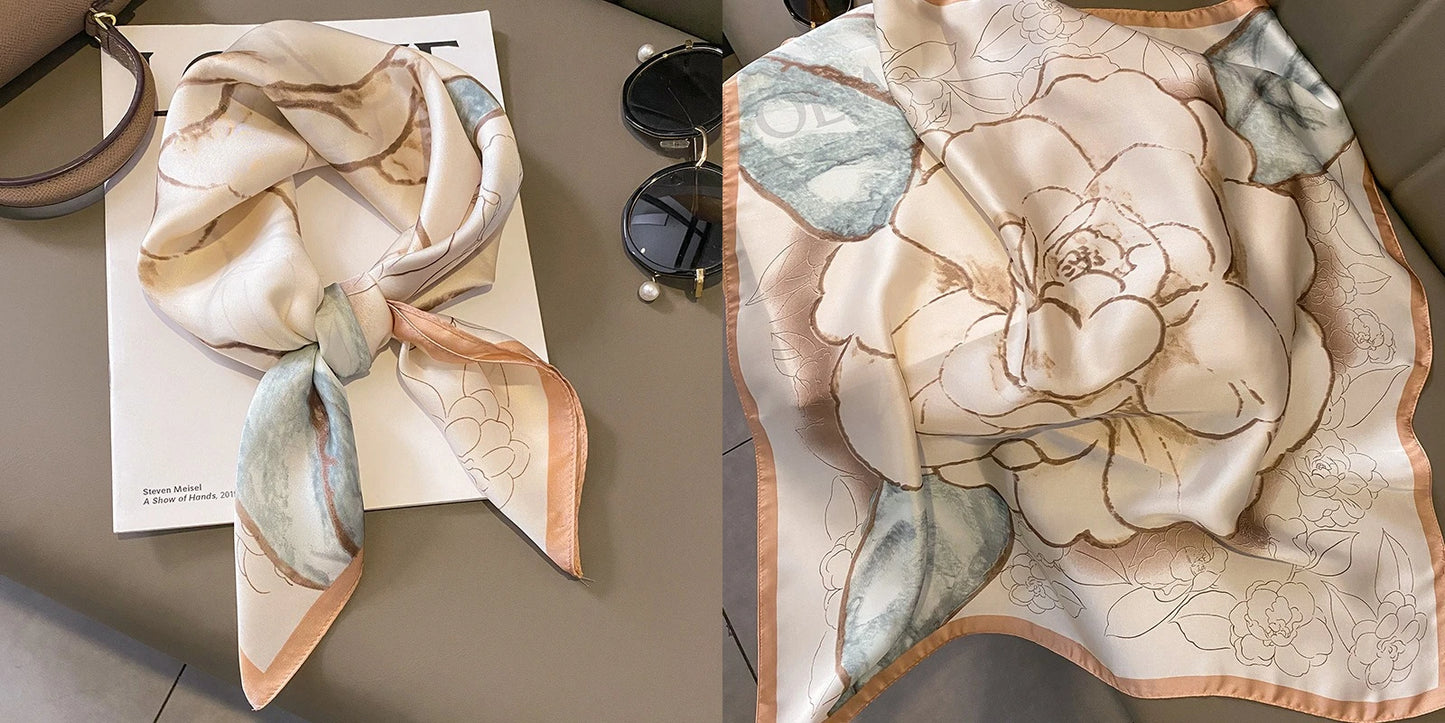 Lenço quadrado de seda com estampado floral de luxo
