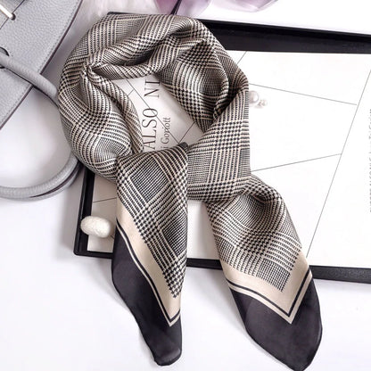 Lenço quadrado de seda com estampado floral de luxo