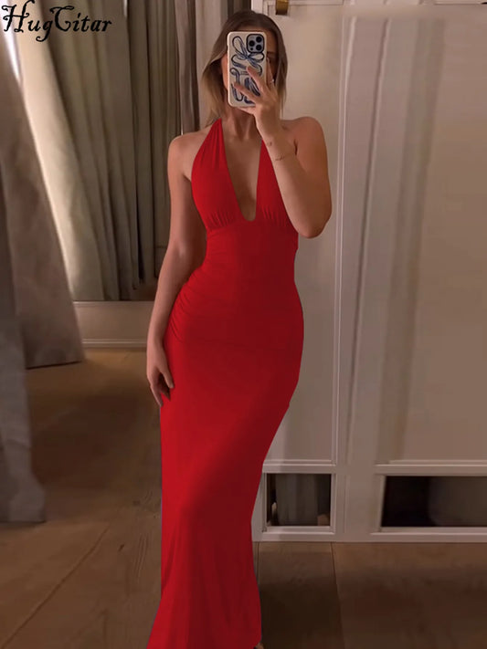 Vestido longo com decote halter em V e costas abertas franzidas