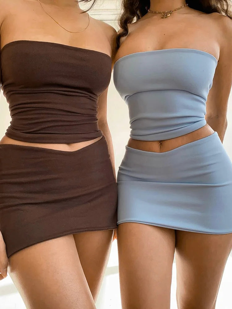 Conjunto com top cai-cai e minissaia