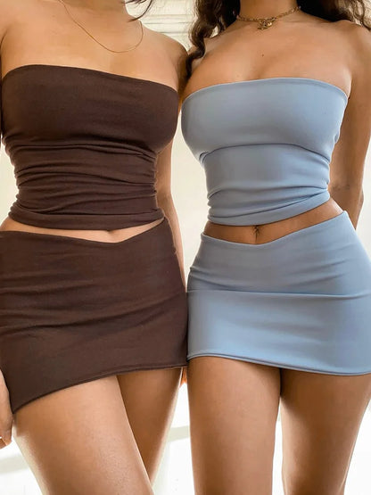 Conjunto com top cai-cai e minissaia