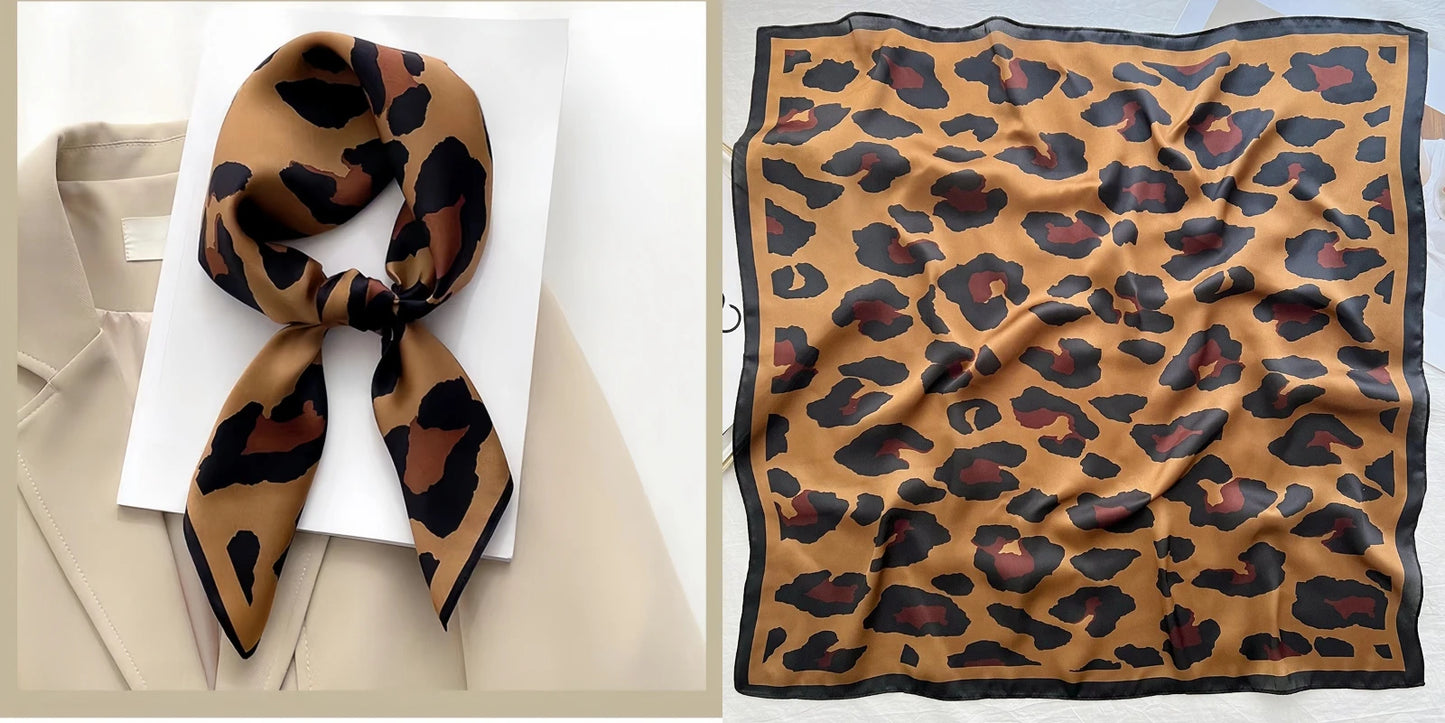 Lenço quadrado de seda com estampado floral de luxo