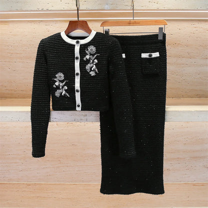 Vestido justo de inverno com strass e corpete