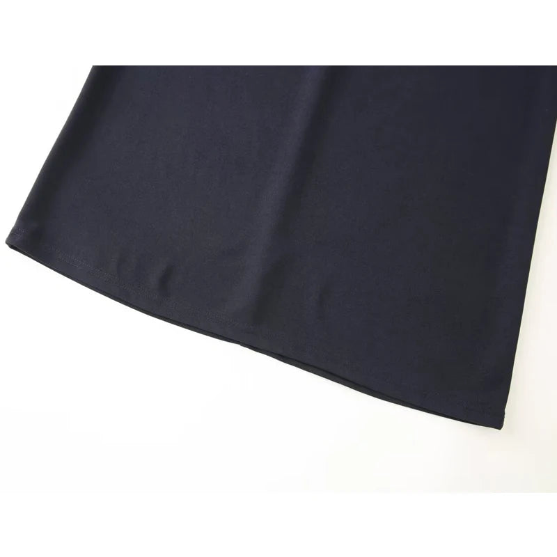 Vestido comprido com decote halter franzido e ombros à mostra