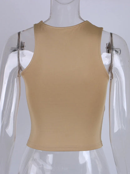 Top cropped desportivo com recortes